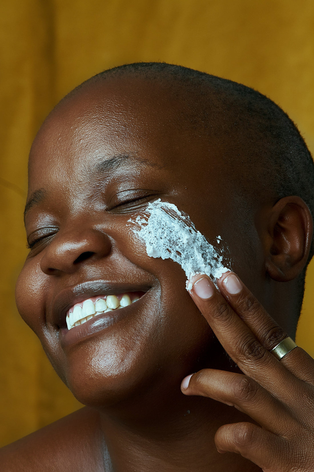 HOW DO I CHOOSE THE RIGHT MOISTURIZER FOR OILY SKIN